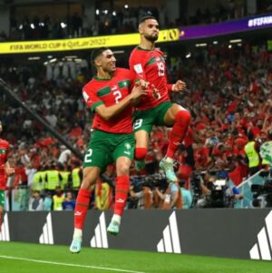 Ramez Galal Instagram - فرحه العرب ملهاش حدود بعد ما عملوها الاسود 🇲🇦🇲🇦❤❤… ارجعوا بالكاس وحطموا كل السدود💪💪🏆
#رامز_جلال #المغرب_اسبانيا #المغرب