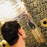 Ramez Galal Instagram - إِنَّ اللَّهَ وَمَلَائِكَتَهُ يُصَلُّونَ عَلَى النَّبِيِّ ۚ يَا أَيُّهَا الَّذِينَ آمَنُوا صَلُّوا عَلَيْهِ وَسَلِّمُوا تَسْلِيمًا. كل سنة وانتوا طيبين بمناسبة مولد خير الأنام سيد الخلق أجمعين الحبيب سيدنا محمد صلى الله عليه وسلم ❤