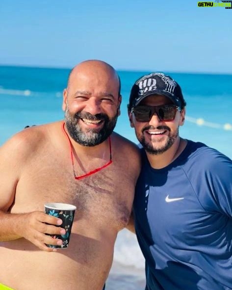 Ramez Galal Instagram - مع الغالي في الساحل الشمالي 😃 #رامز_جلال