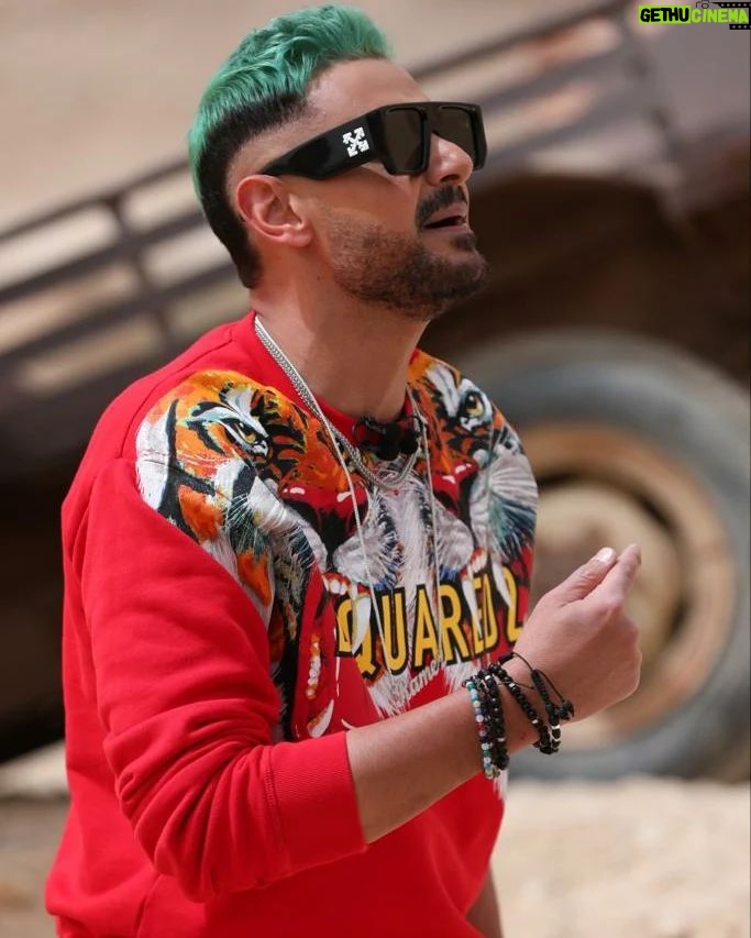 Ramez Galal Instagram - اللي هيتريق على النضاره 😎 هنخطفه على المغاره 😂 #رامز_موفي_ستار #رامز_جلال