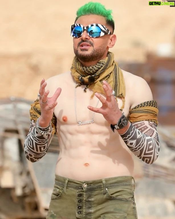 Ramez Galal - 141.5K Likes - متقولش بيج رامي لانها مش بالاسامي💪💪 شايفين السكس باكس 💪😂
#رامز_موفي_ستار #رامز_جلال