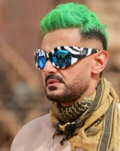Ramez Galal Instagram - متقولش بيج رامي لانها مش بالاسامي💪💪 شايفين السكس باكس 💪😂 #رامز_موفي_ستار #رامز_جلال