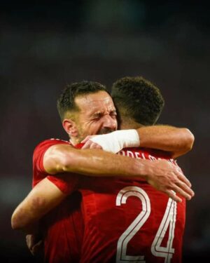 Ramez Galal Instagram - الحمد لله من قبل و من بعد 🤲 ❤ 
يا لاعيبه الاهلي والله تستاهلي 🦅💪😍 
مبروك ال١١ 🏆🦅💪 وعقبال ال١٢ ان شاء الله
#رامز_جلال