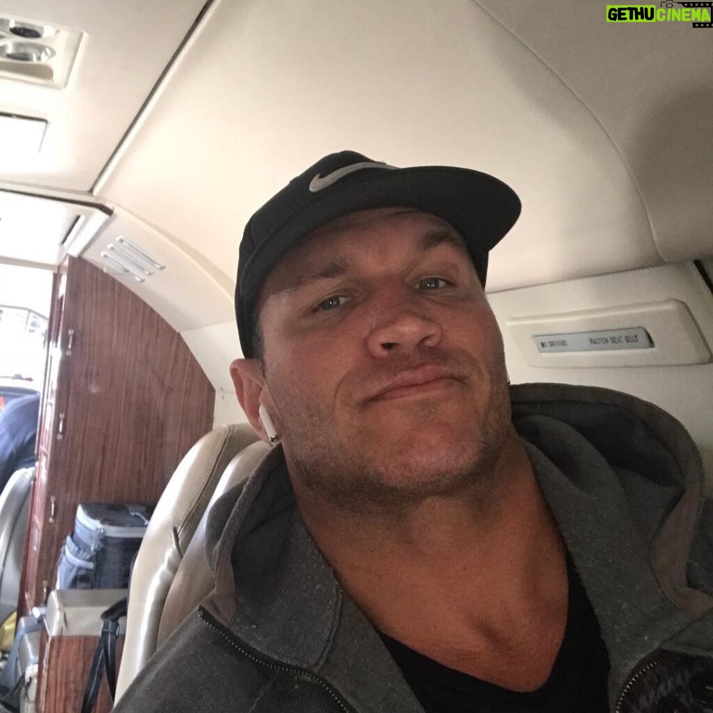 Randy Orton Instagram - Delays, cancellations, they don’t matter. Determined to get home. #smallassplane Westchester County Airport