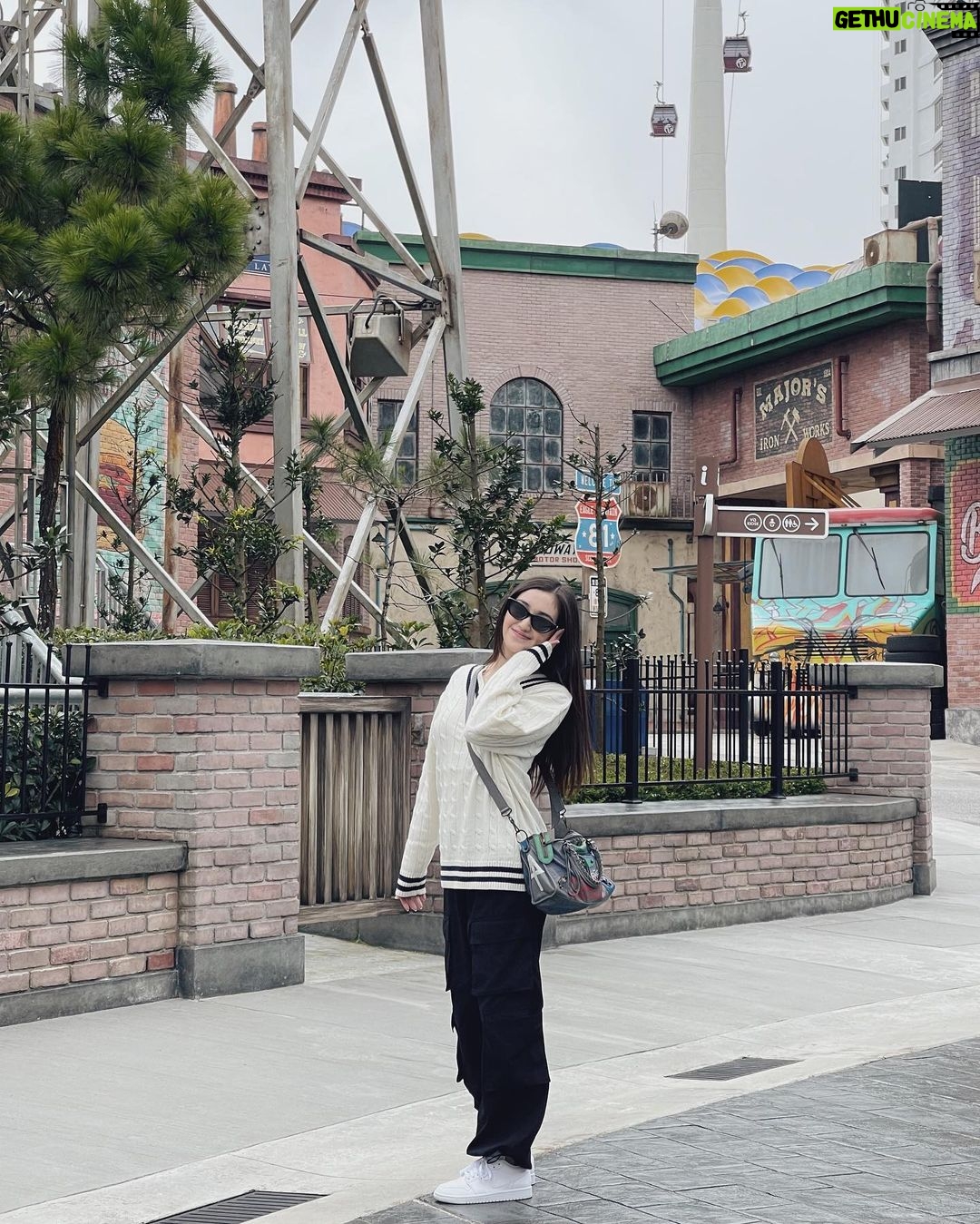 Ranty Maria Instagram - more days like these, pls & thx Genting SkyWorlds