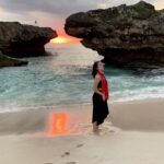 Ranty Maria Instagram – everything gets hotter when the sun goes down
📍Mandorak Beach Sumba