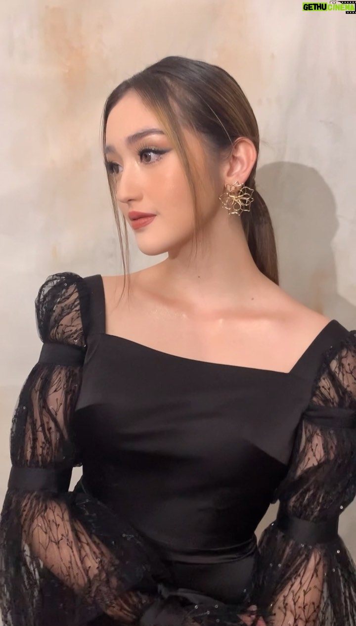 Ranty Maria - 71K Likes - 🖤🖤🖤
@cielmakeupartist love u and ur magic hands kak!