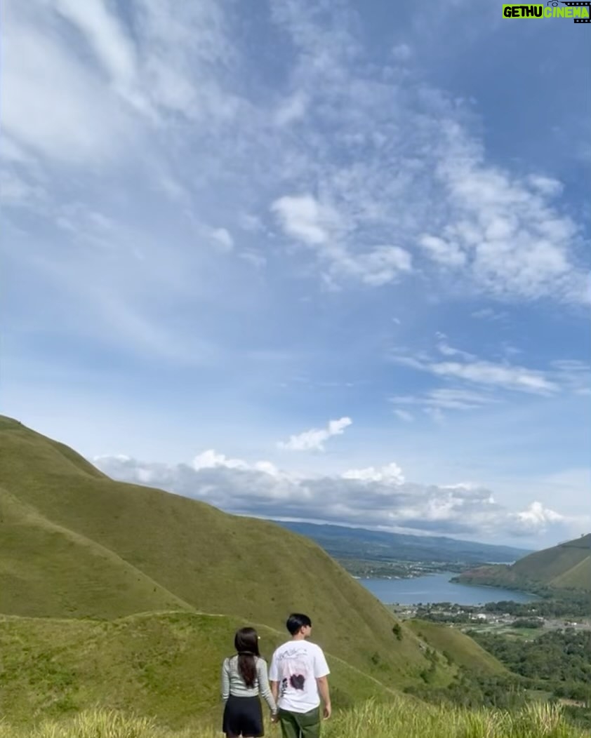 Ranty Maria Instagram - ⛅️💙💚 Bukit Holbung; Pangururan Kab. Samosir