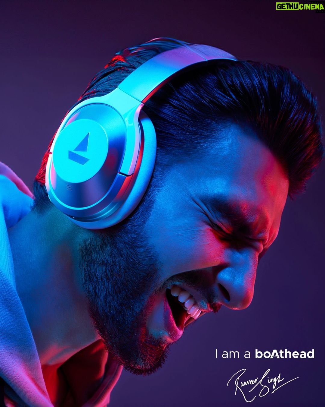 Ranveer Singh Instagram - I am a boAthead