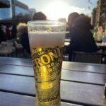 Raphael Sander Instagram – Burguer + beer = Happy person 
.
.
#burguerlovers #dayoffvibes #bestburguer #londonuk #londresparabrasileiros #brazilianactor #beerlover West India Quay