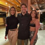 Raphael Sander Instagram – #tbt❤️ da gravação do vídeo clipe “Beijo Ocupado” das incríveis @lucyalves e @micheleandrade! Atuei como o boy que pede carona pra elas na estrada! Gravamos em março desse ano! Foi demais! 
.
.
#beijoocupado #lucyalves #micheleandrade #atorbrasileiro #brazilianactor #videoclipe São Paulo, Brazil