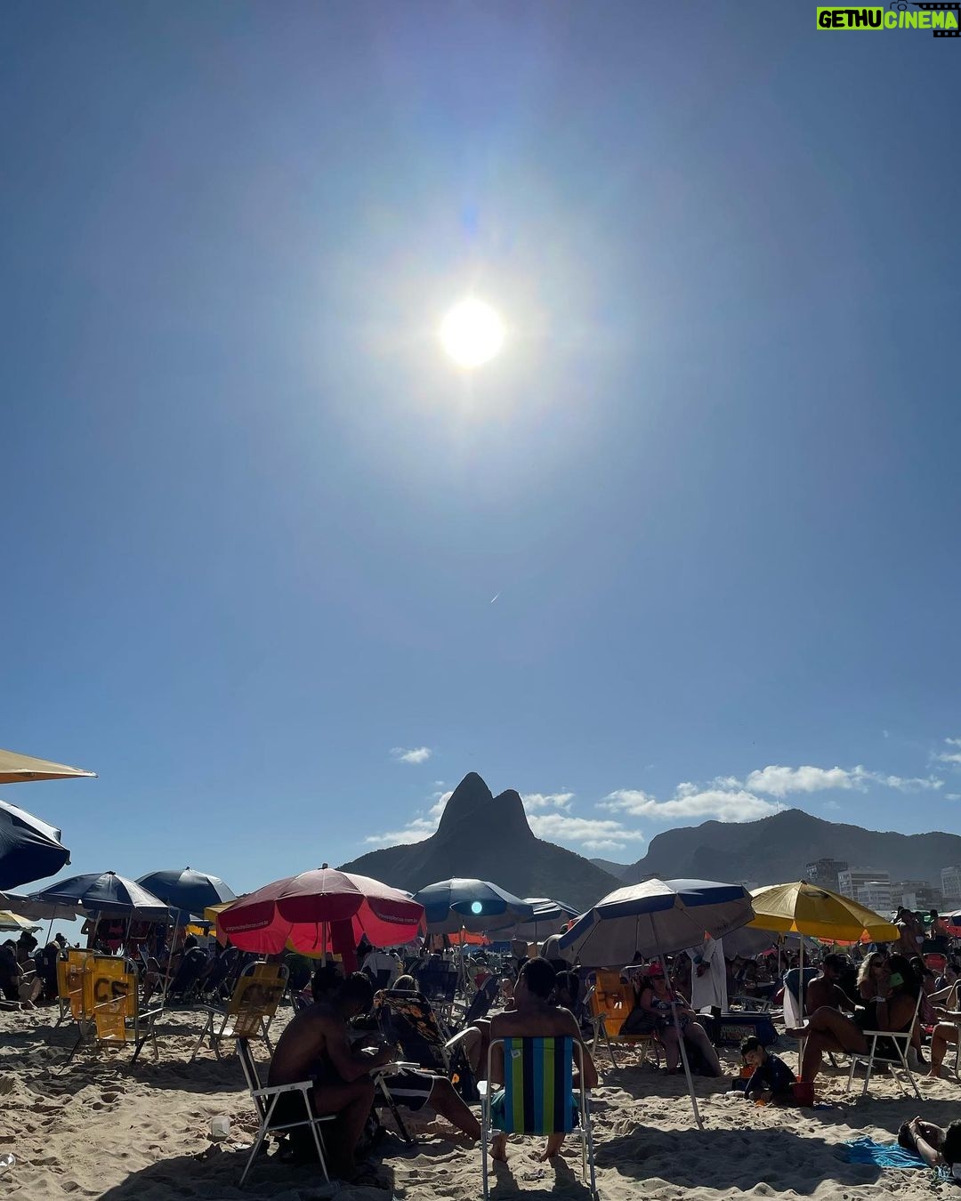 Raphael Sander - 6.6K Likes - #tbt da Ćŗltima semana que eu passei no Rio antes de viajar, hĆ” dois meses! FamĆlia, amigos, trabalho, festa e praia! Bom demais!
.
.
.
#photodump #riodejaneirotrip #atorbrasileiro #brazilianactor #turismobrasil #sandradesa #brazilianjiujitsu #comidabrasileira #praiadoleblon #brazilianfood #modelomasculino #reserva #praiadabarra #cachoeiradohorto