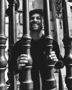 Raphael Sander Instagram - Agradeça, ame, realize sonhos; seja feliz. Be grateful, love, fulfill dreams; be happy. #photography #boystyle #model #london