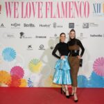 Raquel Sánchez Silva Instagram - @maestroscostura siempre apoya la moda española allá donde esté y, desde luego, esta semana está en Sevilla en @pasarela_weloveflamenco . Un abrazo y todas las felicitaciones para mi amiga @laurasanchezofi por su empeño y su trabajo constante para un evento de referencia para la moda flamenca. Gracias por invitarme a participar como jurado del premio a los jóvenes diseñadores. Felicidades a Nazaret Villanueva por esa colección preciosa que te ha hecho ganadora y a Carmina Fernández por sorprendernos con tu creatividad. A todos los participantes, enhorabuena por el esfuerzo, es un importante paso más. Y gracias también a mi querida @cristinagarcia_moda por esperarme en el @hotelalfonsoxiii con tus maravillosos vestidos y esta falda que no voy a olvidar. 👏🏻👏🏻👏🏻👏🏻👏🏻👏🏻¡enhorabuena a todos!!