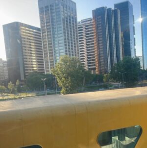 Raquel Sánchez Silva Instagram - Nos vamos a Uruguay!! Otro país que visitar juntos. Y van unos cuantos. Conocer el mundo mientras las Navidades pasan… Dos años después, en nuestra otra casa, con un pie en Argentina y otro en Uruguay. Cruzamos el Río de la Plata!!!! 
@matutedumont 
Gooooooooooo!!!