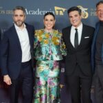 Raquel Sánchez Silva Instagram - Gracias a todos mis compañeros en la gala de los Premios Iris 25 Aniversario. Fue un auténtico privilegio presentar con vosotros este evento para celebrar la televisión. @luislarrodera @joaquinprat @robertolealg y @rodrigo_vazquezr os adoro!! @sonsolesonega que no pudo estar, ¡te echamos de menos, querida! Lo pasamos genial! ¡Enhorabuena a todos los premiados ( sobre todo a ti, Roberto Leal, siempre tan buen compañero y amigo) y a mi admirado Pedro Piqueras después de esa preciosa ovación. Noche mágica. Noche de tele. Gracias a la @academiadetv por contar conmigo y a @jorgevazquezestudio por el traje que fue un rotundo éxito. Sandalias doradas maravillosas de @luisonofreofficial y las preciosas joyas de @marquisejoyeria . LOVE FOREVER
