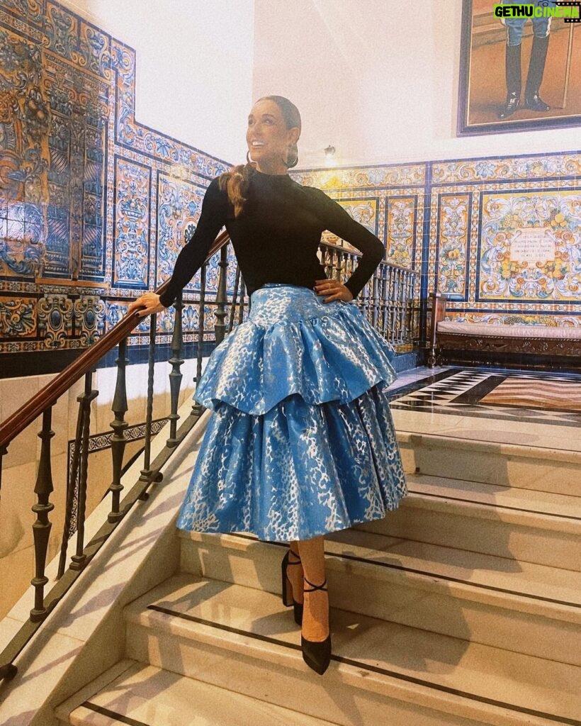 Raquel Sánchez Silva Instagram - Gracias @cristinagarcia_moda por el buen criterio y por esta maravillosa falda. @pasarela_weloveflamenco @maestroscostura