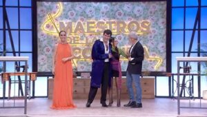 Raquel Sánchez Silva Instagram - Volvemos con las pilas cargadas y con un taller completamente renovado 💖 🧵 ¡La nueva edición de #MaestrosDeLaCostura llega MUY PRONTO a La 1!