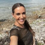 Raquel Sánchez Silva Instagram - Esta noche llega LA GRAN FINAL DEL CONQUISTADOR!!! @elconquis_rtve . A las 22:45 en la 1 de @rtve . Es sencillamente IMPRESIONANTE! Y antes y después de la FINAL nos vemos en El Debate. Una noche de aventura con @julian_iantzi_oficial y @calderomarc ! Gracias @keperezaxiko por los looks y a @anitapajares y @ucancallmeajo por la compañía y el buen trabajo! @pablo.munne Gracias por tantos buenos momentos y buenas fotos. Y a todo el equipo del @elconquis_rtve SOIS LOS MEJORES!!! #aventura