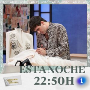 Raquel Sánchez Silva Instagram - 🎉 Ha llegado EL GRAN DÍA. Esta noche, en #MaestrosDeLaCostura

🧵 Los aprendices confeccionarán los looks que les hubiera gustado lucir en un momento dado de su vida y que no les dejaron o no se atrevieron a usar. 

🎨 Viajamos a Málaga para rendir un homenaje al pintor Pablo Picasso.

🪡 Los aprendices convertirán prendas formales en otras cotidianas más ponibles.

⭐️ Nos visitarán @eusilva y @laterremotodealcorcon 

📺 Os esperamos a todos a las 22:50h en La 1 💖