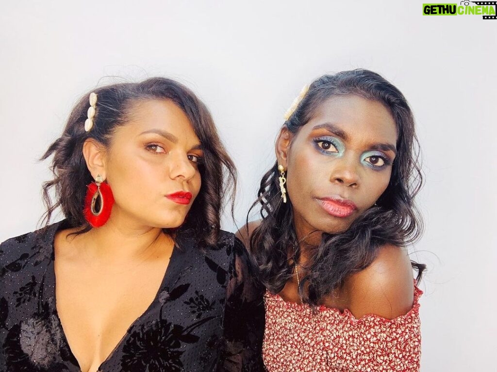 Rarriwuy Hick Instagram - Double trouble. Get to work with this gem today. My beautiful cousin @_mewuraa_ We’re having a ball with @women_of__ 💖 #yolnguhoney
