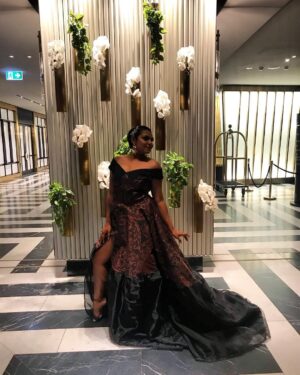 Rarriwuy Hick Instagram - Evana you got me feeling like a Queen 👑 @evanacouturefashion