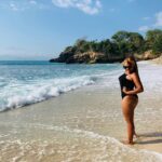 Rarriwuy Hick Instagram – The best way to holiday 🌴🌺🦋 #mushroombeach Lembongan, Bali, Indonesia