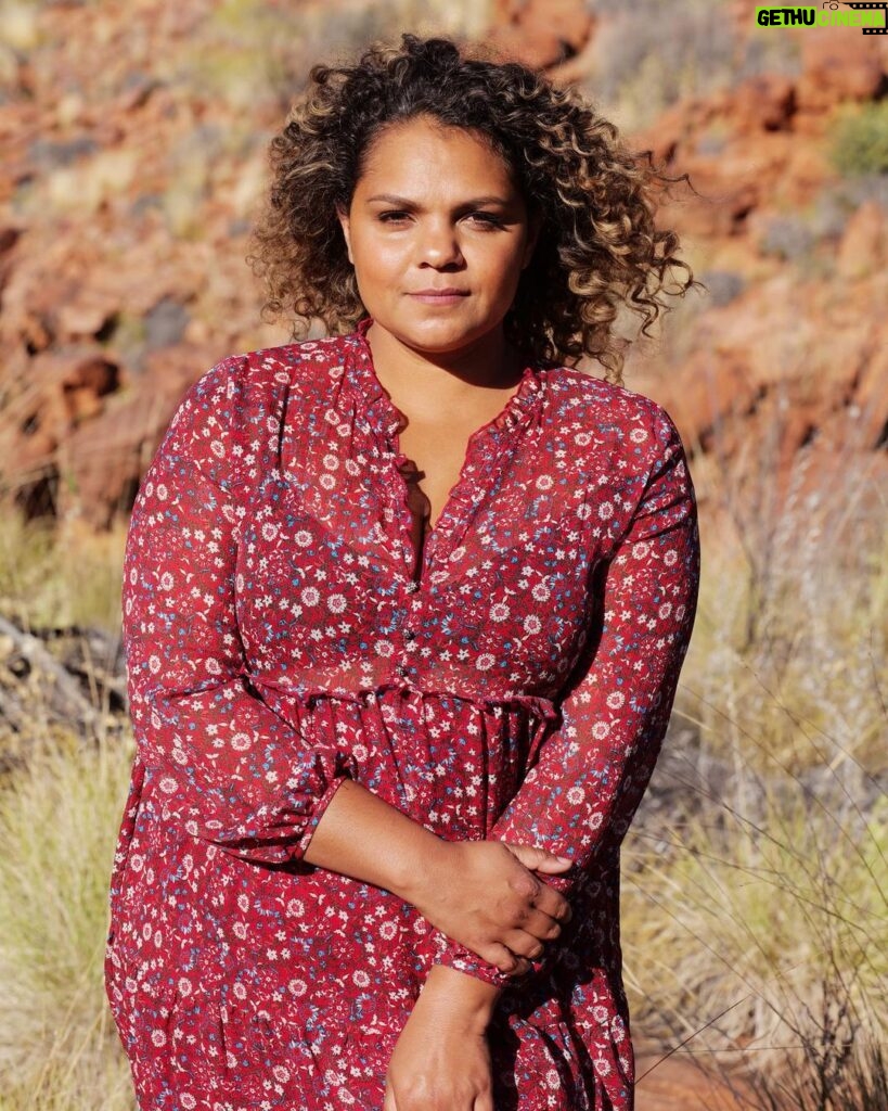 Rarriwuy Hick Instagram - “[Language is] being spoken through the paintings that you see. It’s being spoken through the music. It’s being spoken through the landscape. It’s Arrernte people telling their own stories. Just being on Country, that’s language too. Language is not always just spoken.” - Rärriwuy Hick @peppermintmagazine #TrueColours 📸 @bradleypatrickphotography H&MU @lmmuafx