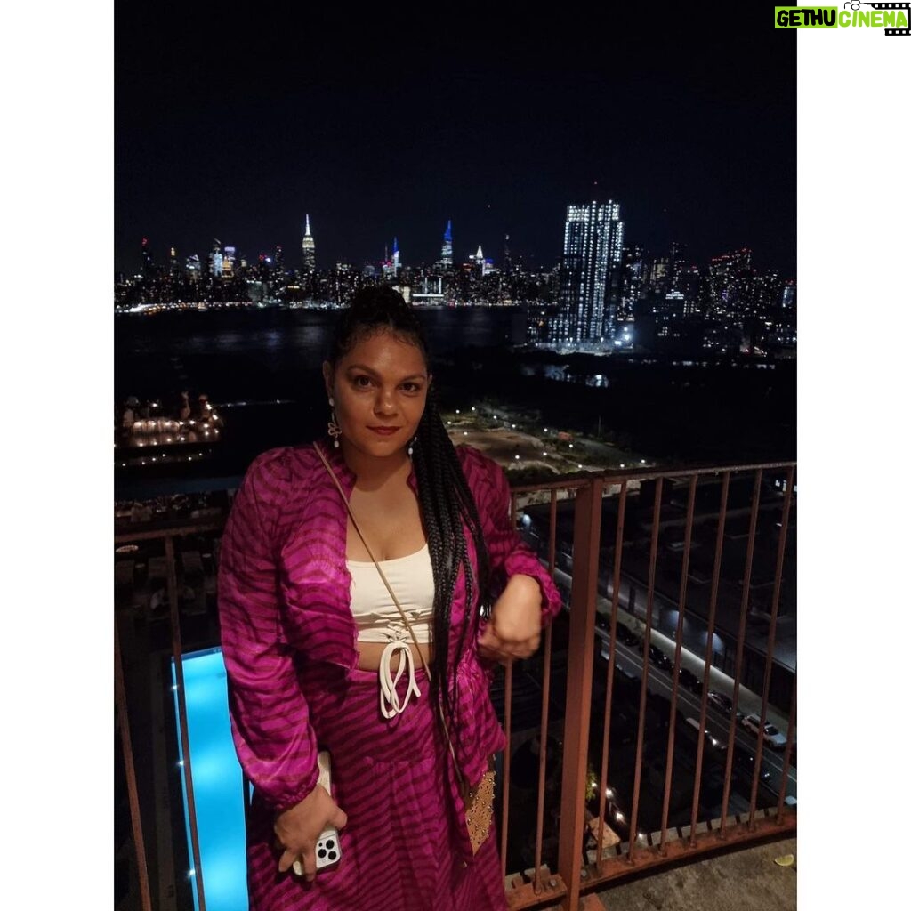 Rarriwuy Hick Instagram - The place that reminds me that curls(..and braids),curves and brown skin is beautiful and sexy #newyork #lenapeland New York, New York