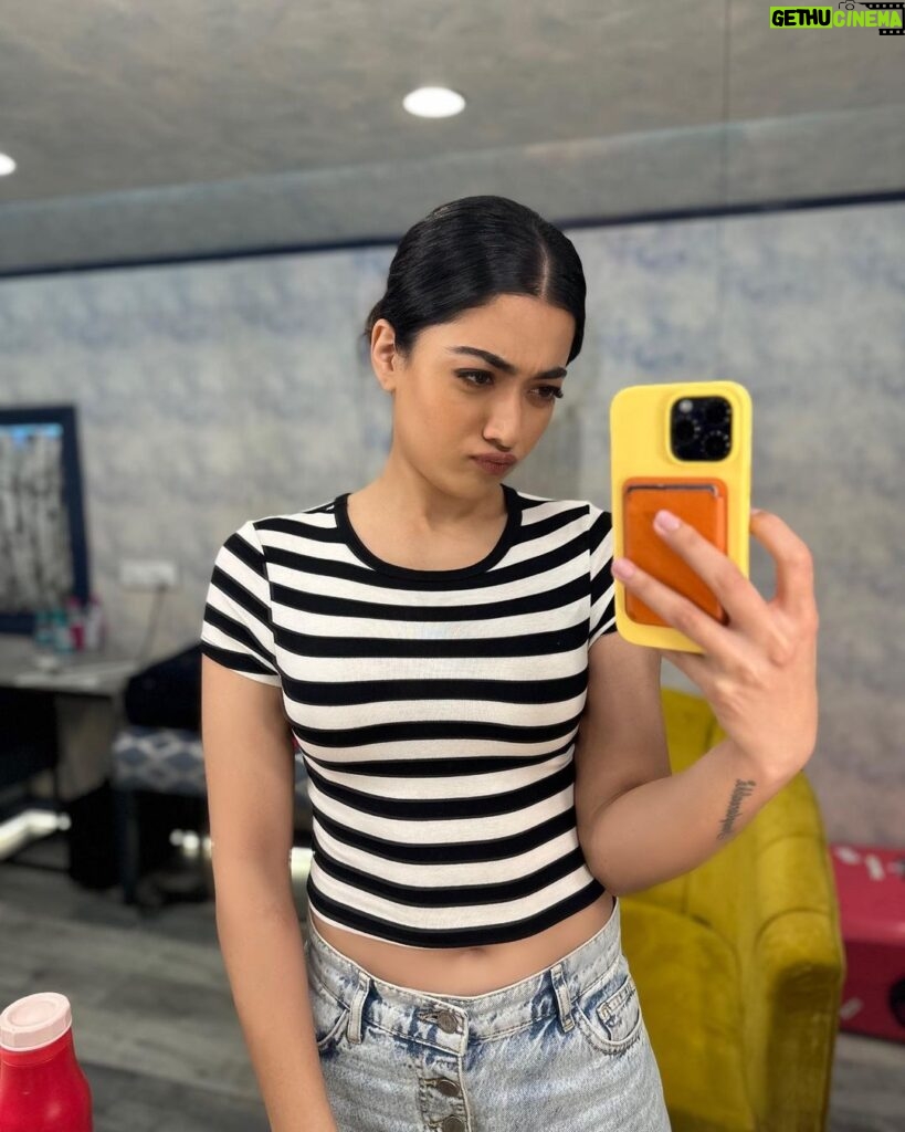 Rashmika Mandanna Instagram - Trying to get my mirror selfie right 🫶🏻 Do you think I'm getting better at it?