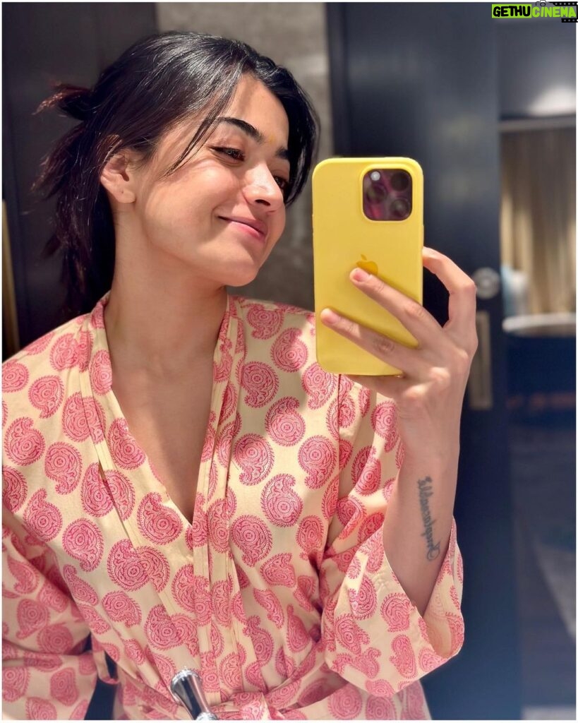 Rashmika Mandanna Instagram - Just checking in with you guyssss Sorry for being MIA.. 🙈 Work has been super duper hectic and I’ve just been a litttttlllleeee unwell. But dropping in to quickly check on you guys.. Cz I miss you all so much.. 🥺❤️ It’s been a while since we last spoke na? Tell me what all have you been upto? I wanna know EVERYTHING.. and tell me your Valentine’s Day plans 😋 (Yes I will read through the comments 🤓) and all the mean ones keep away please.. 🐒🤣 this is only for my loves 🥰😎
