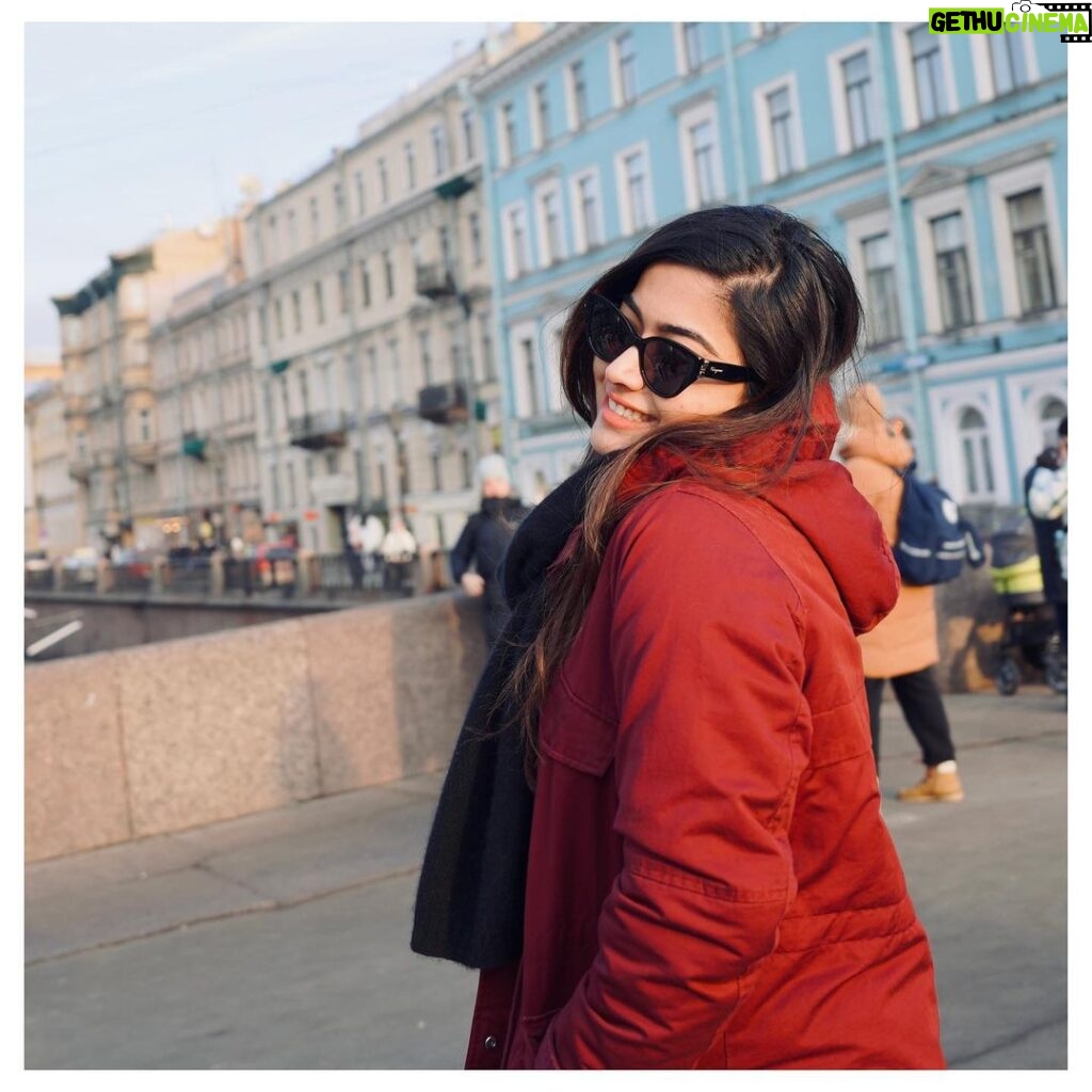 Rashmika Mandanna Instagram - I miss travelling so much. Just a lil thing about travelling guys- Anytime you get sometime na make sure you travel.. anywhere, like - To your home town or to your friends homes or your dream destination or anywhere with family or alone.. anything but somewhere safe.. cz travelling just opens up your knowledge and mind like nothing else.. different foods, cultures, religions, life styles.. it’s amazing.. I wish all of you get to travel.. ❤️❤️