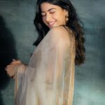 Rashmika Mandanna Instagram - Sorry I am a little late but Happy Ganesh Chaturthi my loves 🤍 may god bless you with all happiness love health wealth and everything that you wish for 🤍
