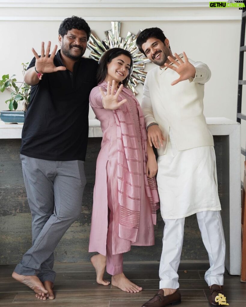 Rashmika Mandanna Instagram - Happy Independence Day from us to you 🫶🏻 and Happy 5 years of #GeethaGovindam my loves.. 🤗🤗 thankyou for everything. Really! Always extremely grateful.. ❤️