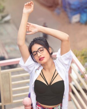 Rathika Rose Instagram - Do not let the behaviour of other person destroy your inner peace!! 

Get this amazing shirt by @myroopamsboutique 
Photography by @bnaveenkalyan1 

#portrait #boldandthebeautiful #bright #artist #life #unique #lifestyle #brave #bikini #girl #fashionblogger #strong #selflove #theboldandthebeautiful #trending #traditional #actress #boldandbeautifulcbs #boldinsider #motivation #modeling #theboldandbeautiful #boldandthebeautifulcbs #boldwillhold #bigboss #bigboss7 #bigbosstelugu #bigbossrathika #rathikafans