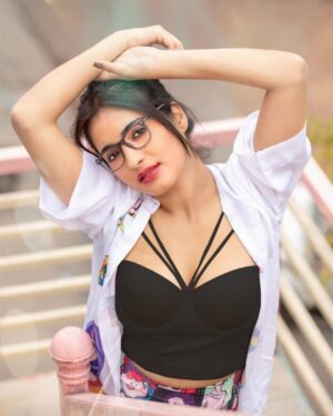 Rathika Rose Instagram - Do not let the behaviour of other person destroy your inner peace!! 

Get this amazing shirt by @myroopamsboutique 
Photography by @bnaveenkalyan1 

#portrait #boldandthebeautiful #bright #artist #life #unique #lifestyle #brave #bikini #girl #fashionblogger #strong #selflove #theboldandthebeautiful #trending #traditional #actress #boldandbeautifulcbs #boldinsider #motivation #modeling #theboldandbeautiful #boldandthebeautifulcbs #boldwillhold #bigboss #bigboss7 #bigbosstelugu #bigbossrathika #rathikafans