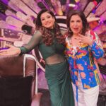 Raveena Tandon Instagram - Happy happy Birthday Farah! From then days to now … love and laughter always . Special gaana for special din today! #blastfromthepast