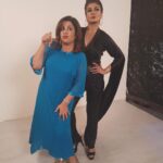 Raveena Tandon Instagram - Happy happy Birthday Farah! From then days to now … love and laughter always . Special gaana for special din today! #blastfromthepast
