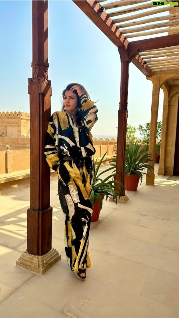 Raveena Tandon Instagram - Desert Rose … #jaisalmer , the sands of time , fleeting moments ,this beating heart of mine , that I left behind. #rajasthan #insomeotherbirth Outfit- @nouria_by_dipti_advait Styled by @poojagulabani