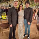 Raveena Tandon Instagram - Celebration time …. With friends and family and my three most favourite men… @rakeyshommehra Styled by : @kmundhe4442 Outfit by :@aariindia Photographery by : @visualaffairs_va