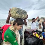 Raveena Tandon Instagram - From Kedarnath to Rameswaram.. our quest to complete the 12 Holy Jyotirlings is on ….thank you Shiva for everything… Har Har Mahadev , Jai Bholenath Shiv Shambhu… 🙏🏻🕉️🙏🏻 . At the tip of land where the Ram Setu starts , Jai Shri Ram ….🙏🏻 #Ramsetu #Rameswaram #dhanuskodi #floating stones Rameshwaram Temple & Beach