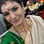 Raveena Tandon Instagram - From Kedarnath to Rameswaram.. our quest to complete the 12 Holy Jyotirlings is on ….thank you Shiva for everything… Har Har Mahadev , Jai Bholenath Shiv Shambhu… 🙏🏻🕉️🙏🏻 . At the tip of land where the Ram Setu starts , Jai Shri Ram ….🙏🏻 #Ramsetu #Rameswaram #dhanuskodi #floating stones Rameshwaram Temple & Beach
