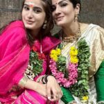 Raveena Tandon Instagram - From Kedarnath to Rameswaram.. our quest to complete the 12 Holy Jyotirlings is on ….thank you Shiva for everything… Har Har Mahadev , Jai Bholenath Shiv Shambhu… 🙏🏻🕉️🙏🏻 . At the tip of land where the Ram Setu starts , Jai Shri Ram ….🙏🏻 #Ramsetu #Rameswaram #dhanuskodi #floating stones Rameshwaram Temple & Beach