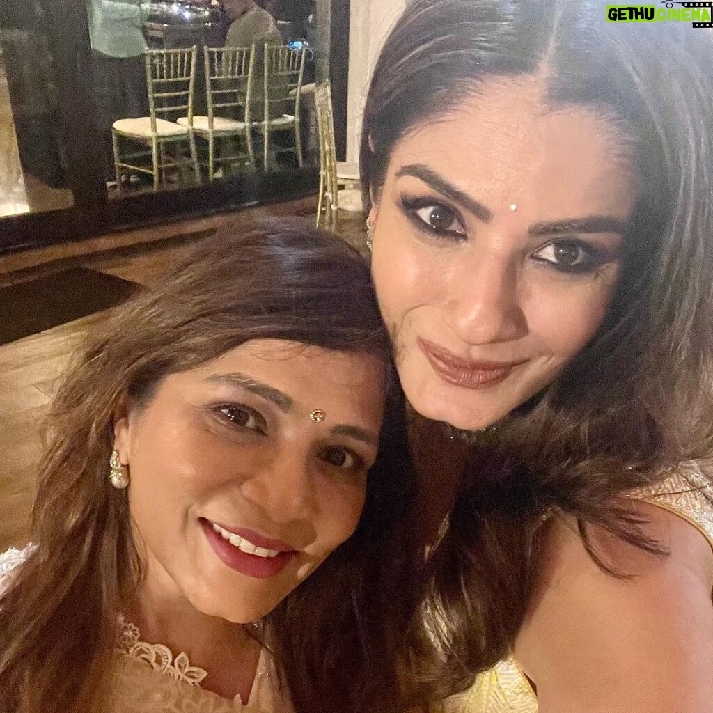 Raveena Tandon Instagram - And the celebrations continue…. A walk with Mahadev, my friendly neighbour #mrs.anwar , my two princesses , Deepavali (Deepa,(lamps) and valli( in a row ) and the party with friends like family. #diwalidump