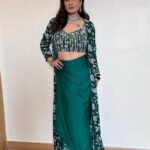 Raveena Tandon Instagram – ♥️📸 A Green Burst 💫

HMU : @sshurakhan
Outfit : @chhavviaggarwalofficial 
PR: @thewisedesign