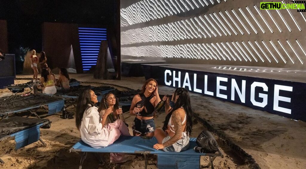 Ravyn Rochelle Instagram - Omg.. it’s almost time!! 🥹 there will be a launch special airing TONIGHT at 8pm ET to get to know the NEW generation of @thechallenge cast on @mtv ✨ I’m sooo excited for y’all to get to know more of me 🥂🥰 #cheerstosuccess #rayraygang #allornothing #fighttowin 💪🏼
