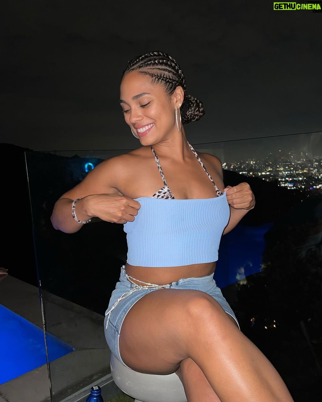 Ravyn Rochelle Instagram - Face card never declines 😏 top @tictocla