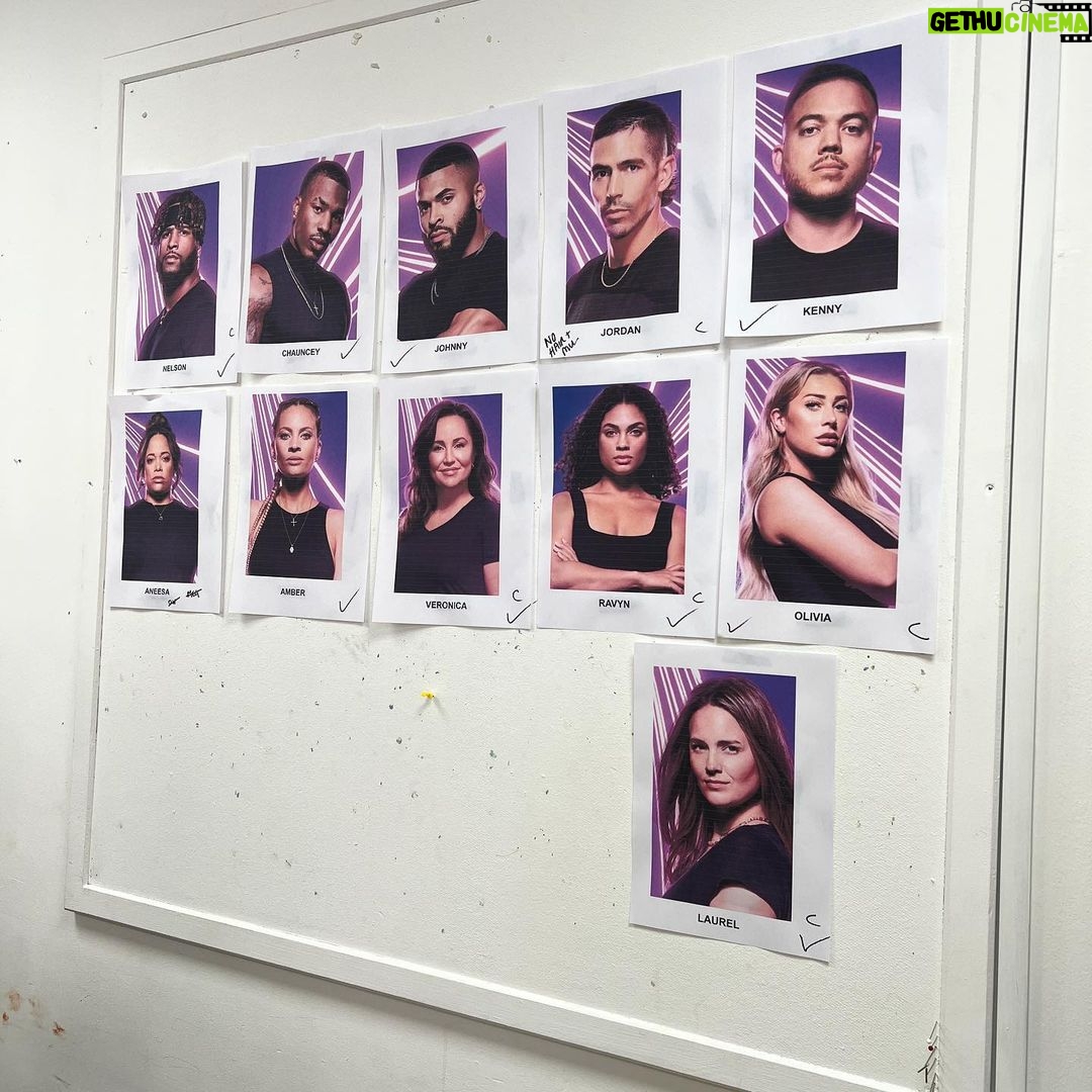 Ravyn Rochelle Instagram - Don’t be fooled.. the reunion will always bring the drama!! 🥴 tune into @mtv tonight at 8pm for all the ☕️ on @thechallenge #rideordie 💜 (ps the last slide is dealing with a man in a nutshell🤣) hair styled by @sleekedbyloafaa dress from @houseofcb