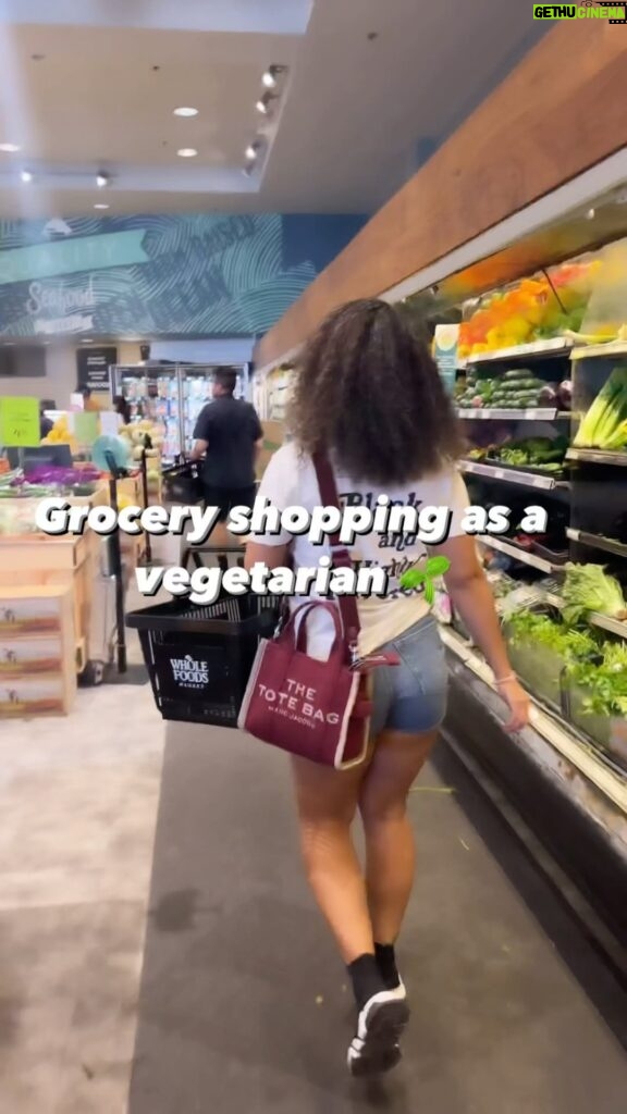 Ravyn Rochelle Instagram - Being vegetarian over a year now I thought I’d share my mandatory meat free grocery list!! 🥑🥚🥒🍴 save for your next Whole Foods run ‼️☺️