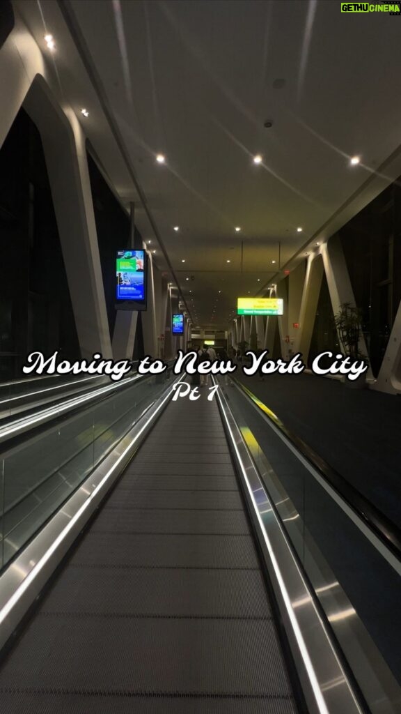 Ravyn Rochelle Instagram - Well this was never in the plans.. I’m scared, I’m anxious, I’m nervous but I’m excited, thank you God for seeing what i couldn’t.. here’s to a new chapter 🥂🗽 #newyork #manhattan #newbeginnings #newhome #columbia #university #student #vlog